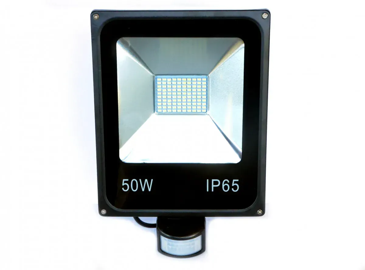 Прожектор LED з датчиком руху IP65 HL-13P/50W NW