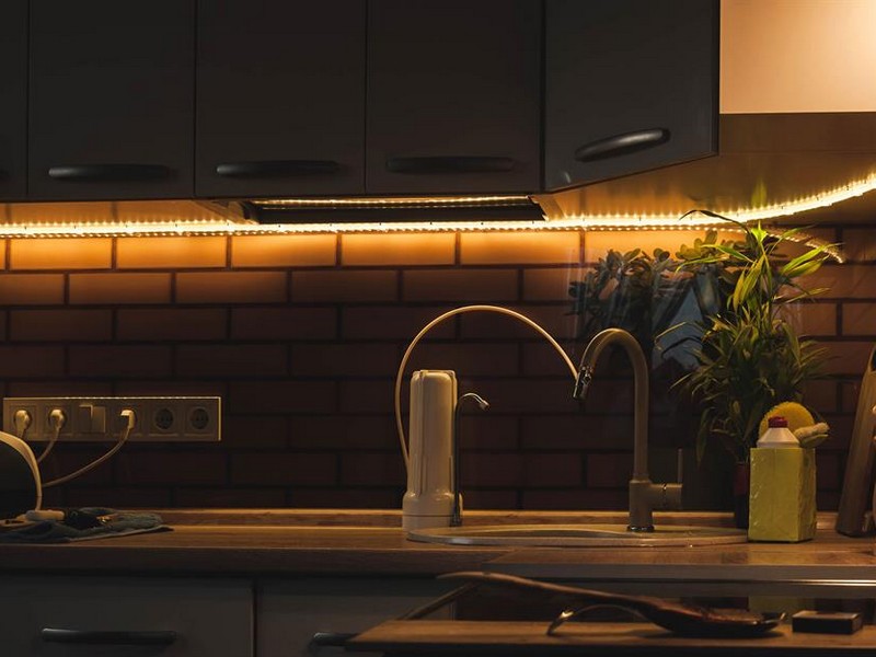 led подсветка рабочей зоны кухни